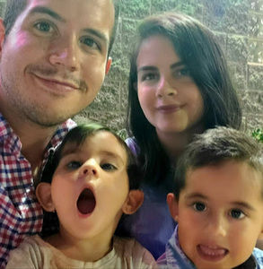 Meet your Posher, Enrique andres